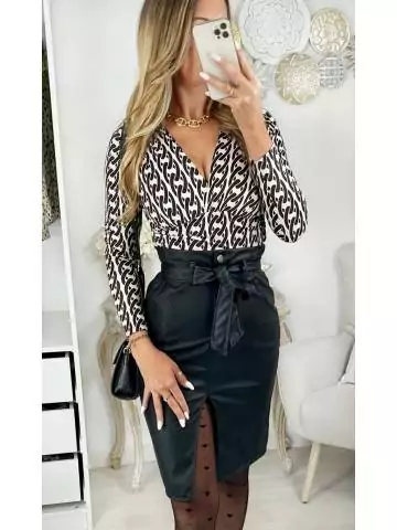 MyLookFeminin,Ma jolie Jupe black style cuir "taille haute et fendue"25 € Vêtements Mode femme fashion