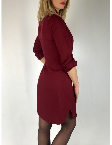 Chemisier long bordeaux.