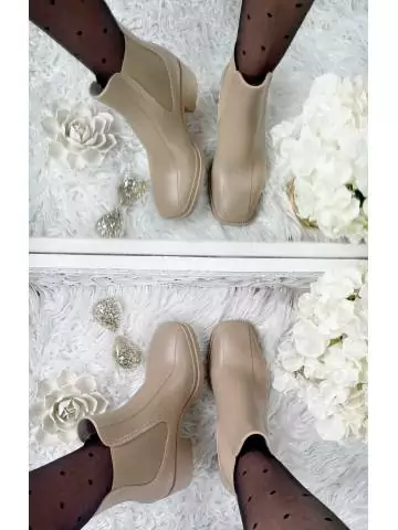 MyLookFeminin,Mes bottines Chelsea crantées beige basic29 € Vêtements Mode femme fashion