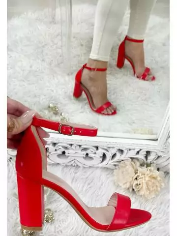 MyLookFeminin,Mes jolies sandales à talons "Rouge vif"24 € Vêtements Mode femme fashion