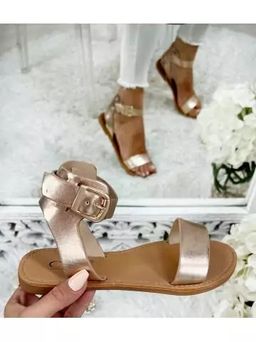 MyLookFeminin,Mes petites sandales "Gold inspi"18 € Vêtements Mode femme fashion