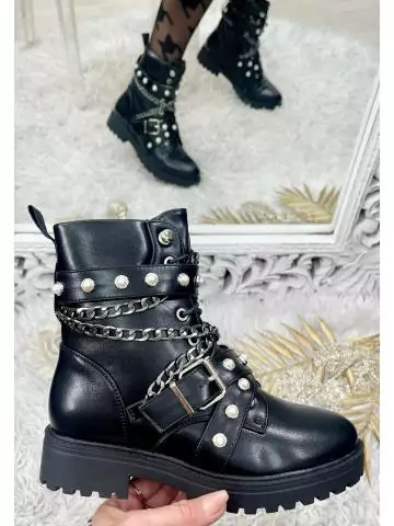 Mes bottines noires style cuir "Chain & Pearls"
