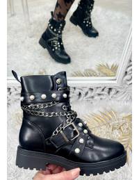 Mes bottines noires style cuir "Chain & Pearls"