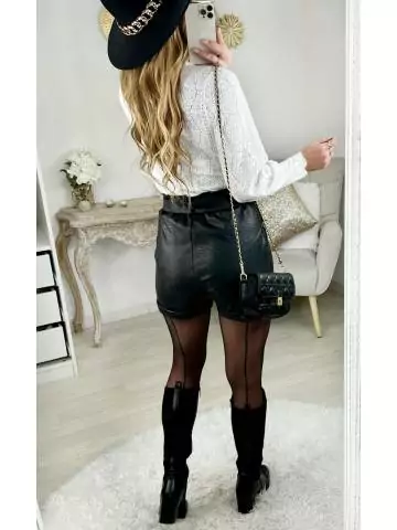 MyLookFeminin,Mon short noir "style cuir & sa ceinture"18 € Vêtements Mode femme fashion