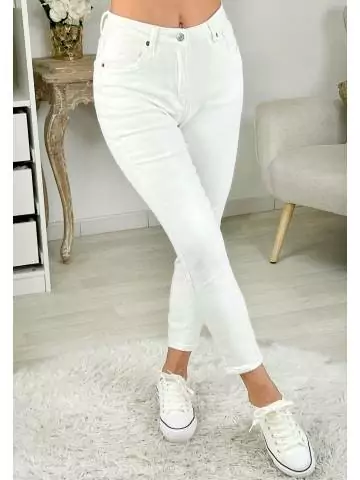jeans blanc mum et basique