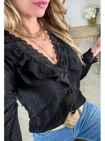 blouse noire en broderie
